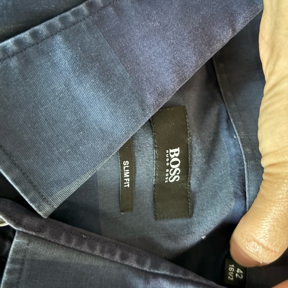 Authentic and gorgeous Hugo Boss blue shirt. Size L (42). - Picture 3 of 4
